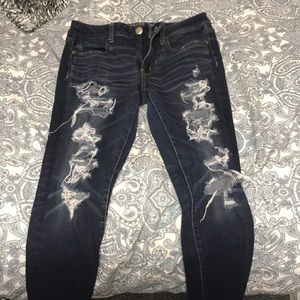 Distressed super stretch American eagle jeans!